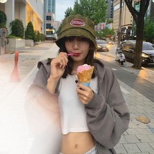 Meet your Posher, Inna